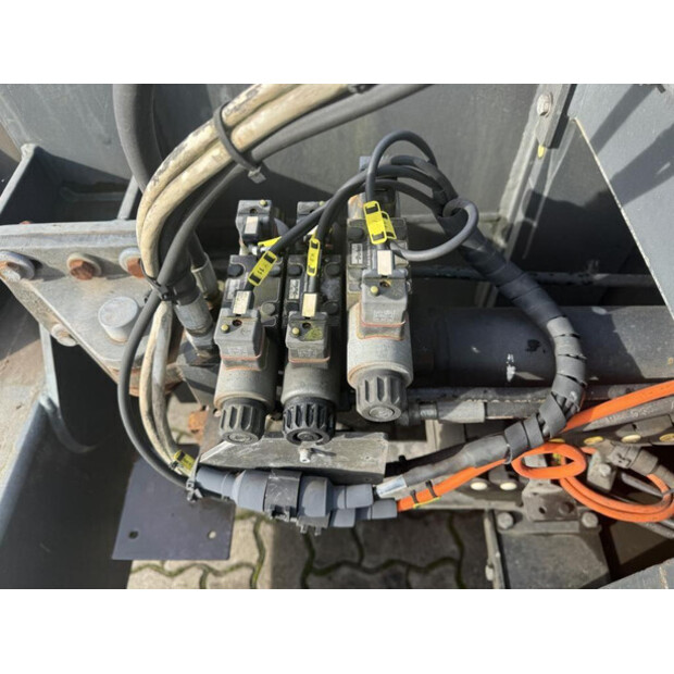 2004 Elme 817-8729-43309393