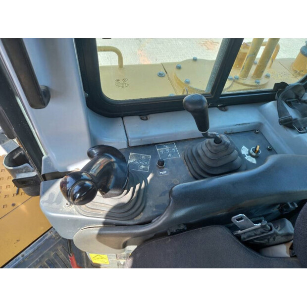 2023 كوماتسو D155A-6R-43309525