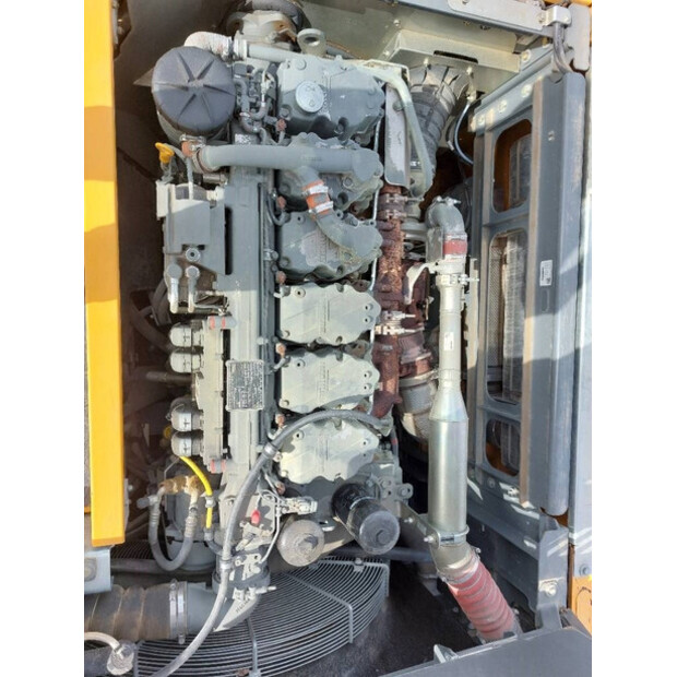 2018 ليبهير R946LC-43310339