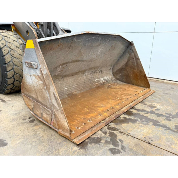 2019 فولفو L120H-43310358