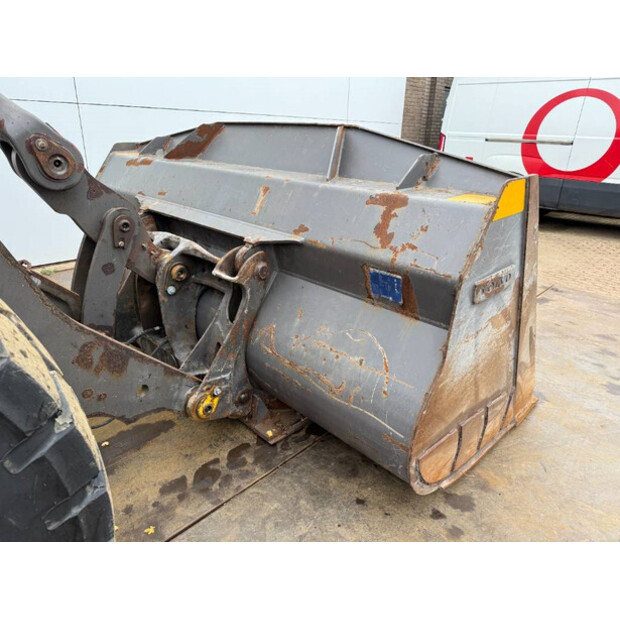 2019 فولفو L120H-43310359