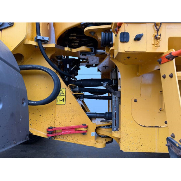 2019 فولفو L120H-43310361