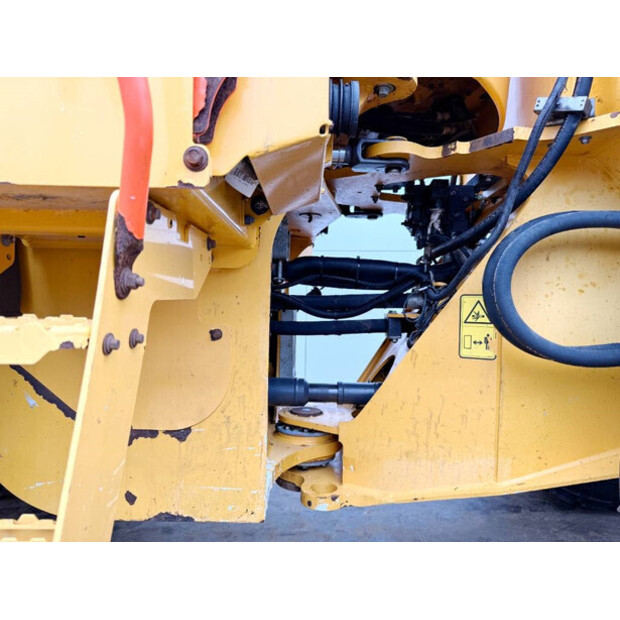 2019 فولفو L120H-43310362