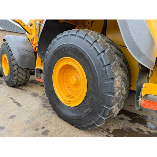 2019 فولفو L120H-43310364