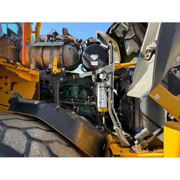 2019 فولفو L120H-43310368