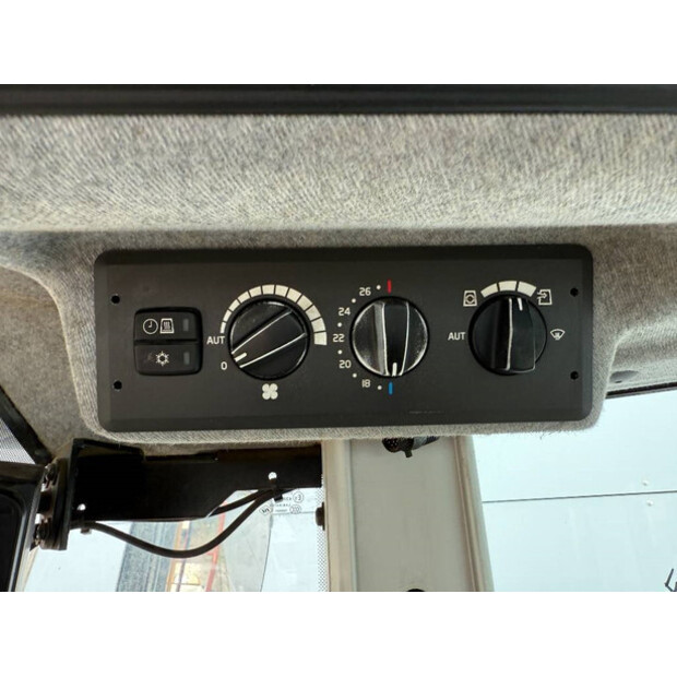 2021 Volvo L90H-43310470