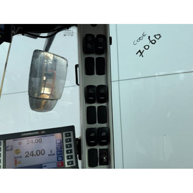 2021 Volvo L90H-43310473