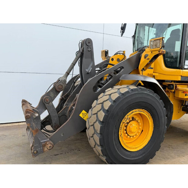 2021 Volvo L90H-43310474