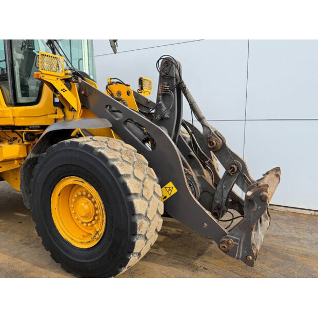 2021 Volvo L90H-43310475