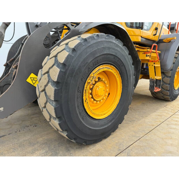 2021 Volvo L90H-43310478