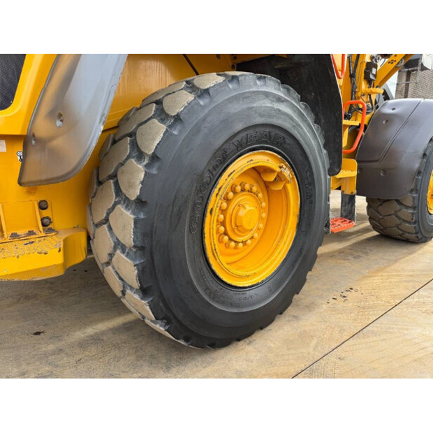 2021 Volvo L90H-43310480