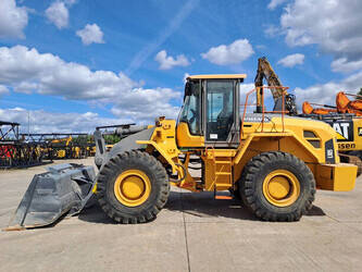 Image for WHEEL LOADERS 2014 Volvo L105