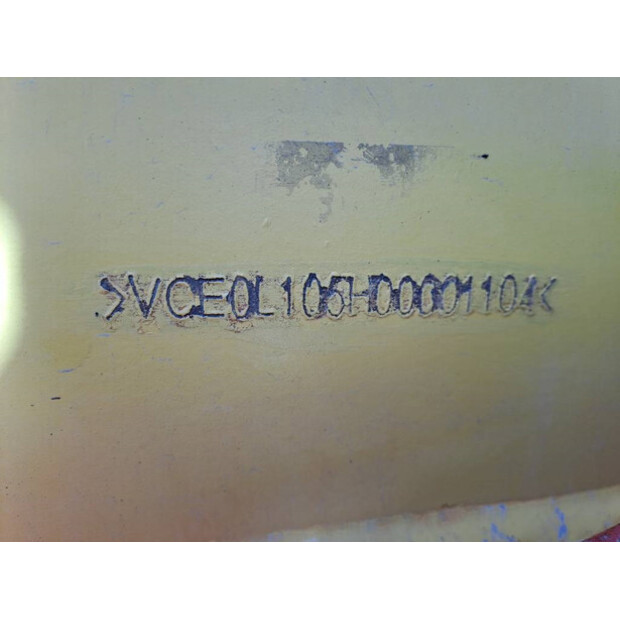 2014 فولفو L105-43310934