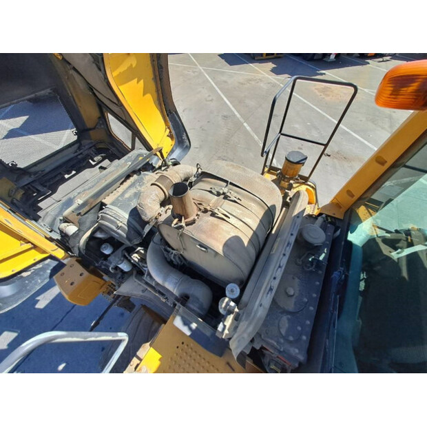 2016 فولفو L150H-43310969