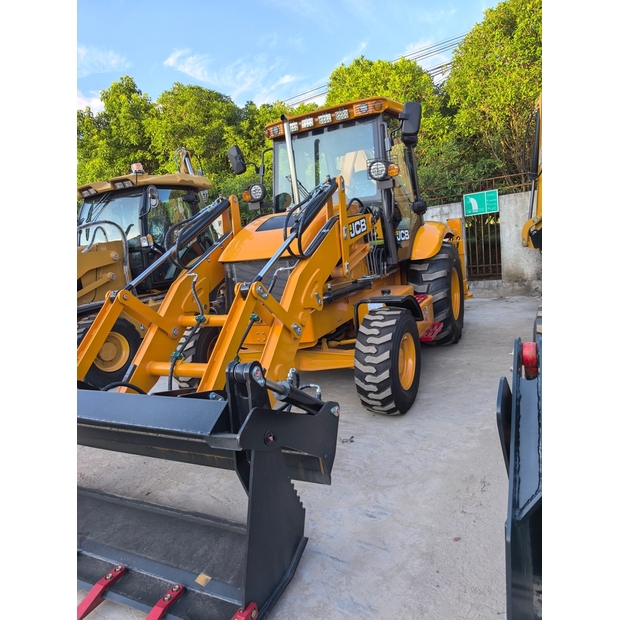 2021 JCB 3CX-43311949