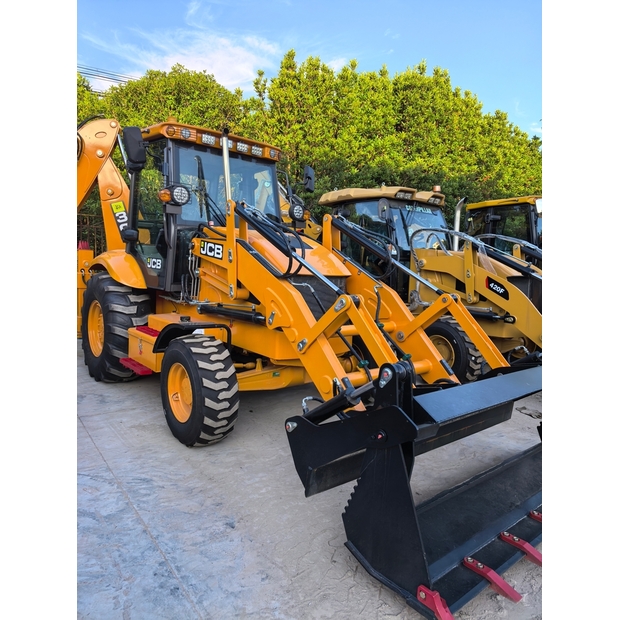 2021 JCB 3CX-43311950