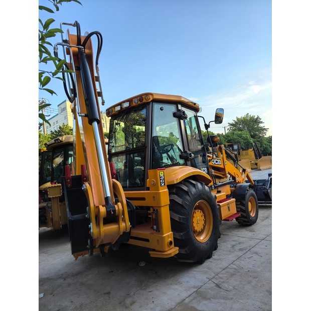 2021 JCB 3CX-43311952