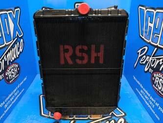 صورة ل قطع الغيار Radiator - Aluminum انترناشونال مستعملة