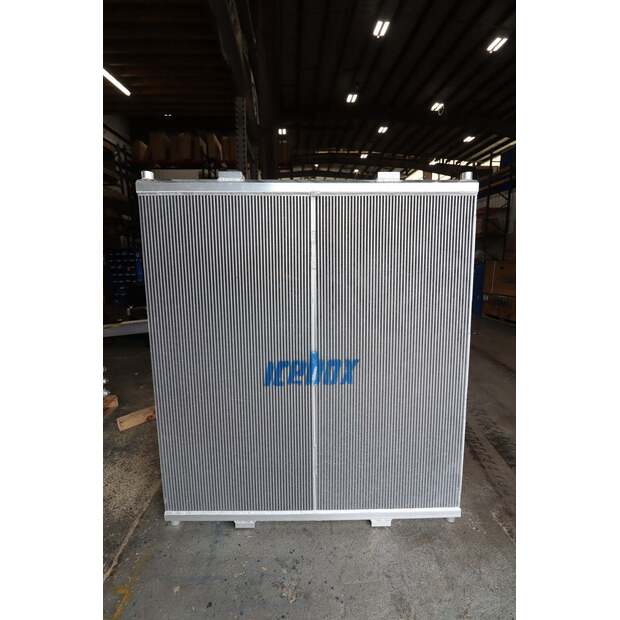 مبردات الزيت هيتاشى مستعملة-43313690