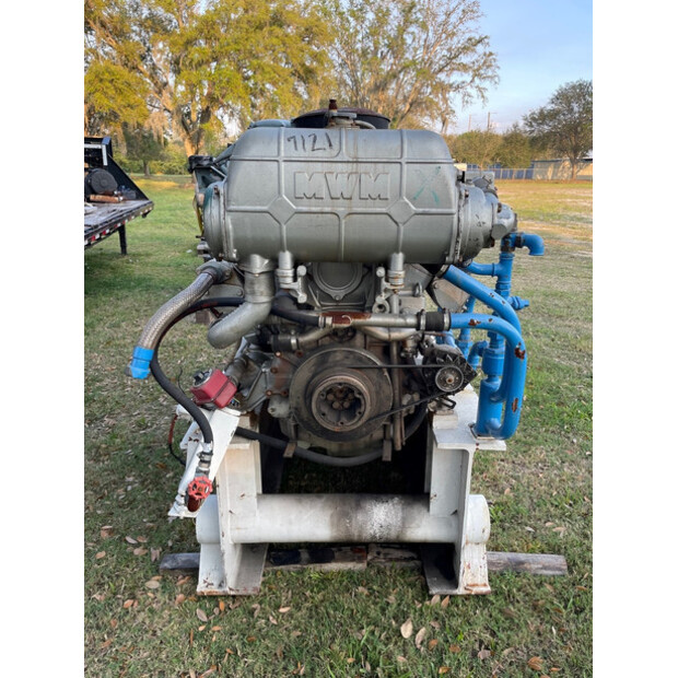 MWM D232 V12 PUMP USED-43314703