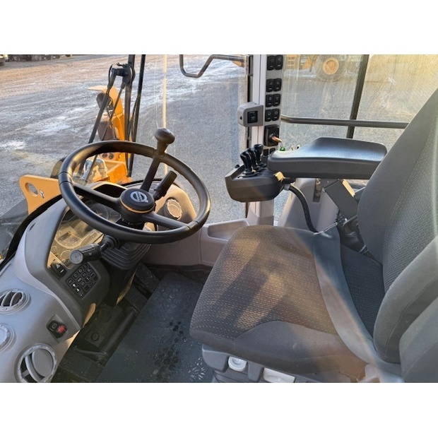 2018 Volvo L110H-43325981