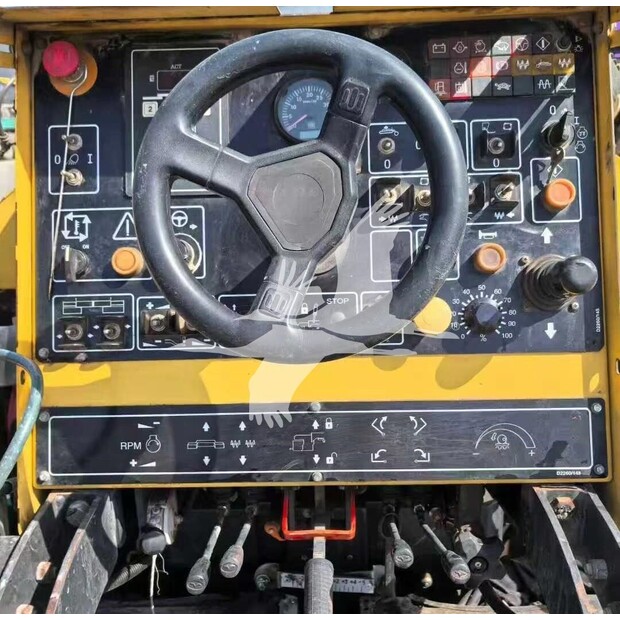 2017 BOMAG BF223C-43330499