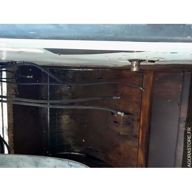 2010 مرسيدس بنز 2633-43335690