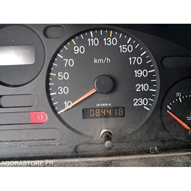 2002 بيجو Expert-43336171