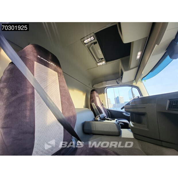 2025 فولفو FMX 500-43337943