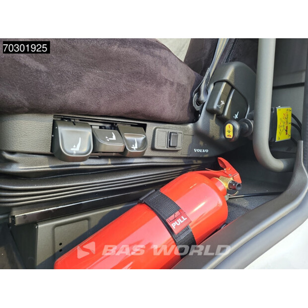 2025 فولفو FMX 500-43337946