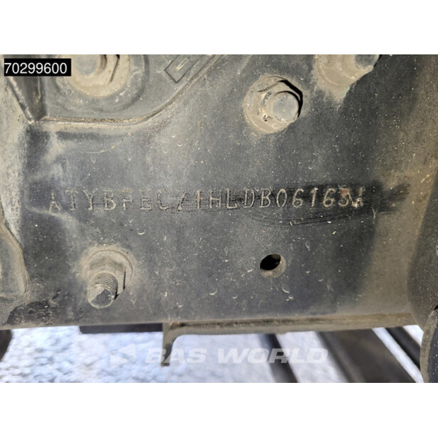 2020 ميتسوبيشي Fuso 7C18-43338200