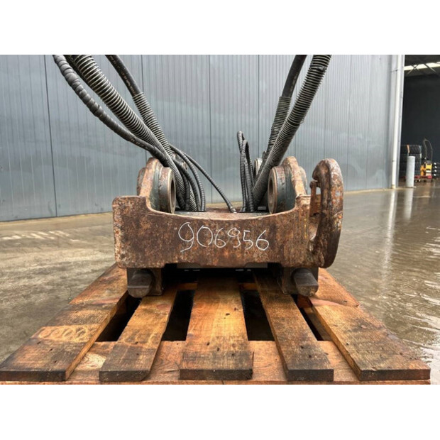 2012 OilQuick OQ70/55-43339246