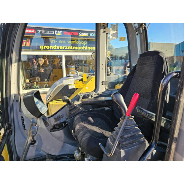 2008 نيو هولاند E80-43342688