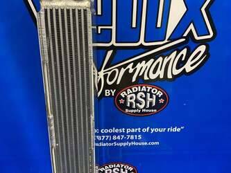 صورة ل مبردات الزيت كاتربيلر مستعملة