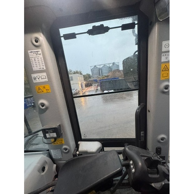 2023 فولفو L60H-43352940