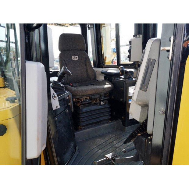 2015 كاتربيلر D6T LGP-43364397