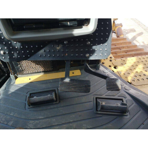 2015 كاتربيلر D6T LGP-43364405