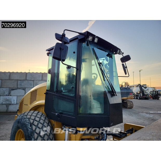 2017 Caterpillar CS66B-43364719