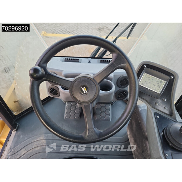 2017 Caterpillar CS66B-43364725