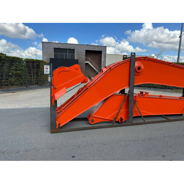 2025 Hitachi ZX200-43364741