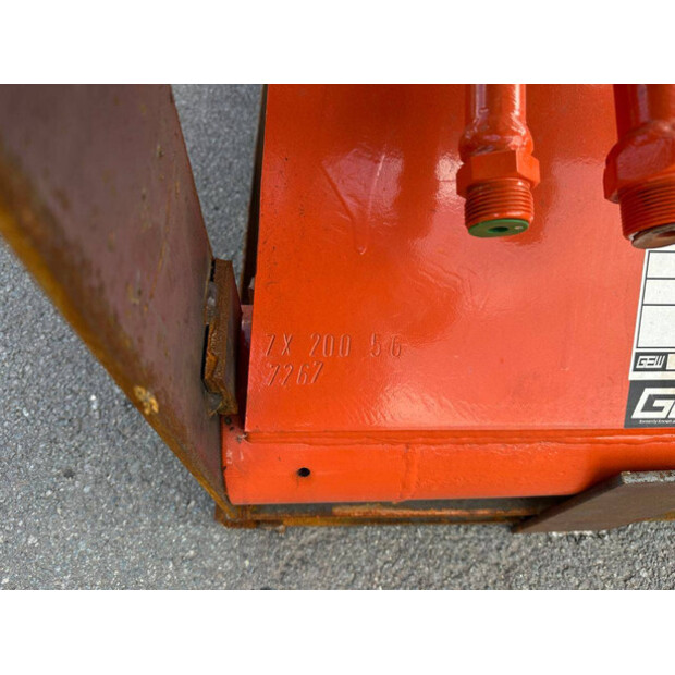 2025 Hitachi ZX200-43364744