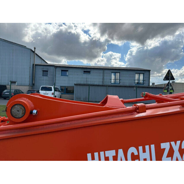 2025 Hitachi ZX200-43364746