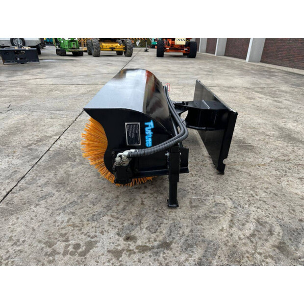 2024 FUTURE FT-SE61-43365168