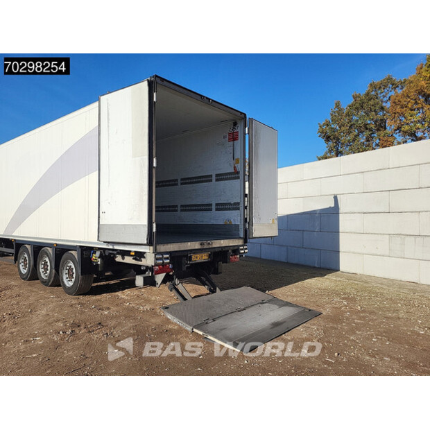 2015 Schmitz Cargobull Carrier Vector 1550-43366227
