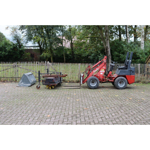 2004 FUCHS F853H-43368920