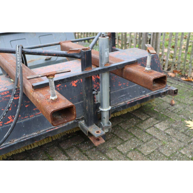 2004 FUCHS F853H-43368961