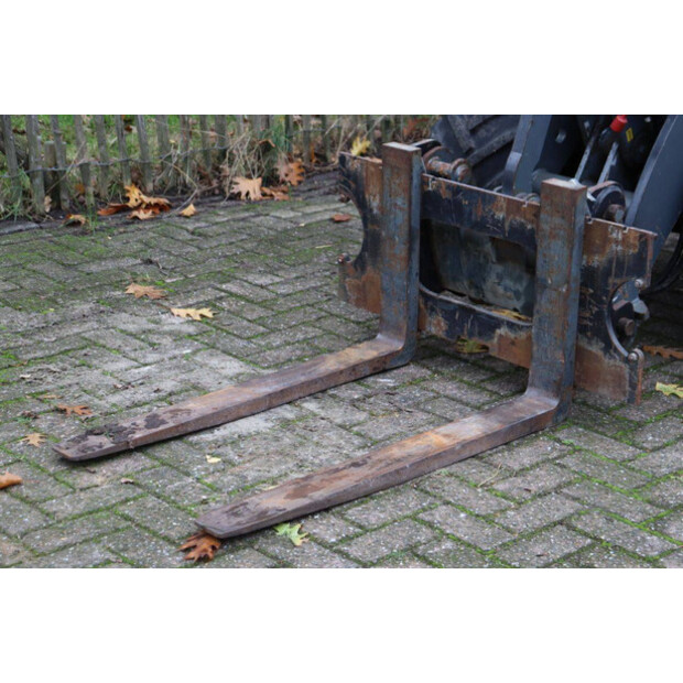 2010 GiANT V452T-43369203