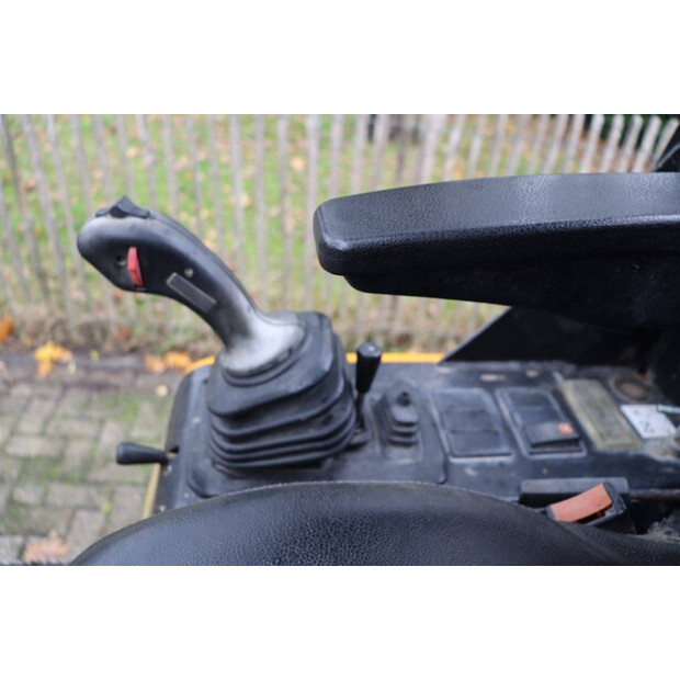 2010 GiANT V452T-43369228