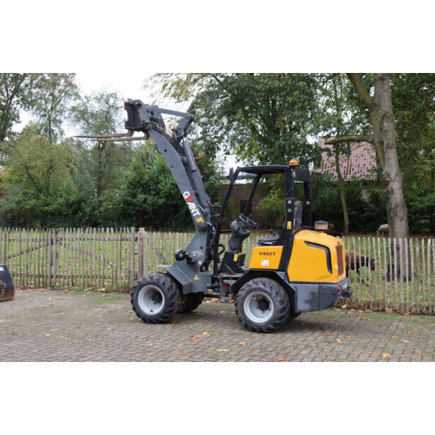 2010 GiANT V452T-43369239