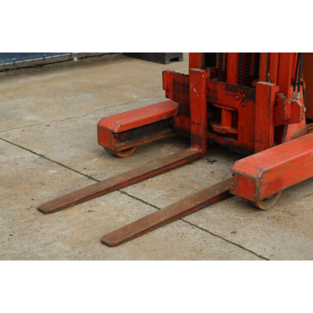 1979 بي تي BTRT 1350/9-43369662